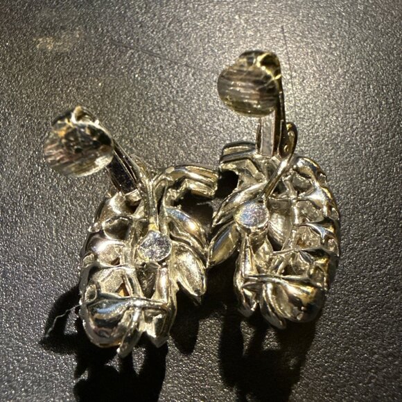 Vintage Lisner Clear Rhinestone Earrings Clip On Baguette Cocktail signed - Picture 14 of 14